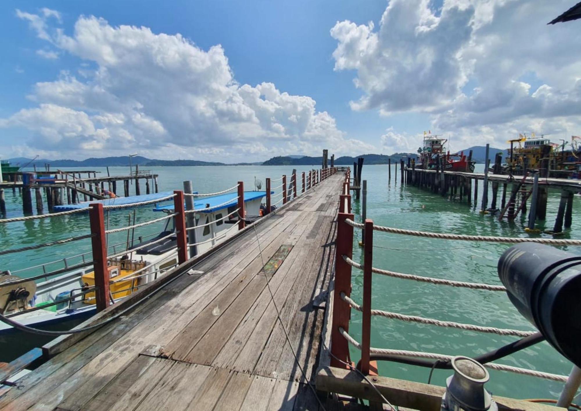 Shoplot Hostel Pangkor Kampong Pasir Bogak Exterior photo